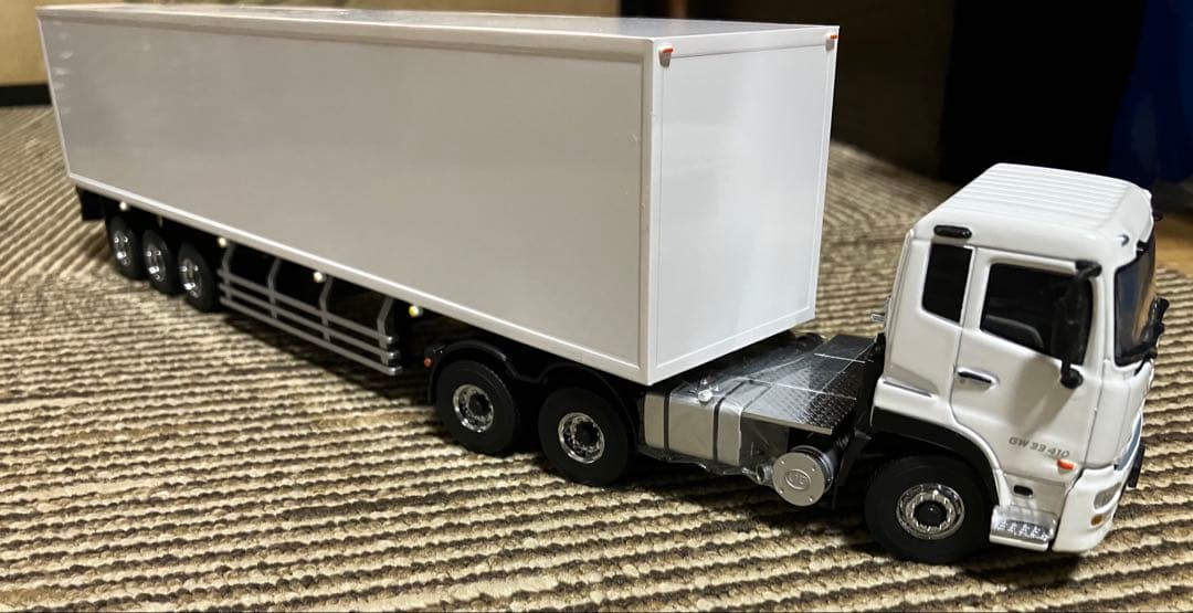1/50Quon ホワイト トレーラー ミニカー