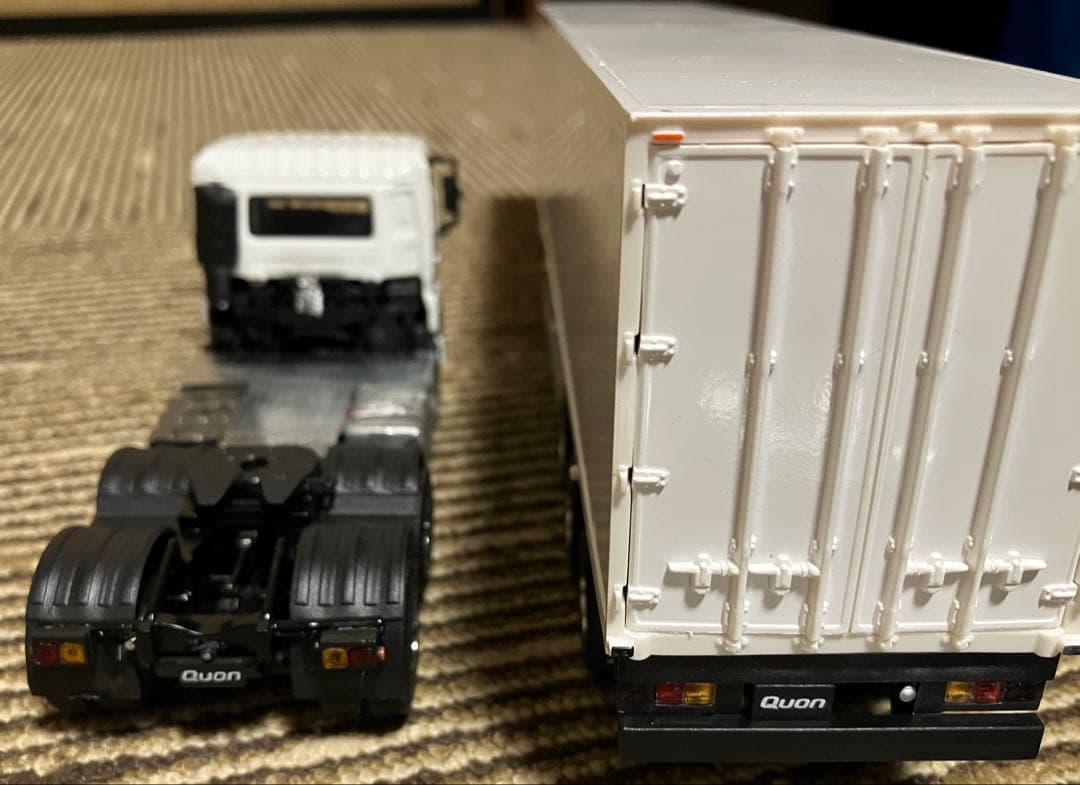 1/50Quon ホワイト トレーラー ミニカー