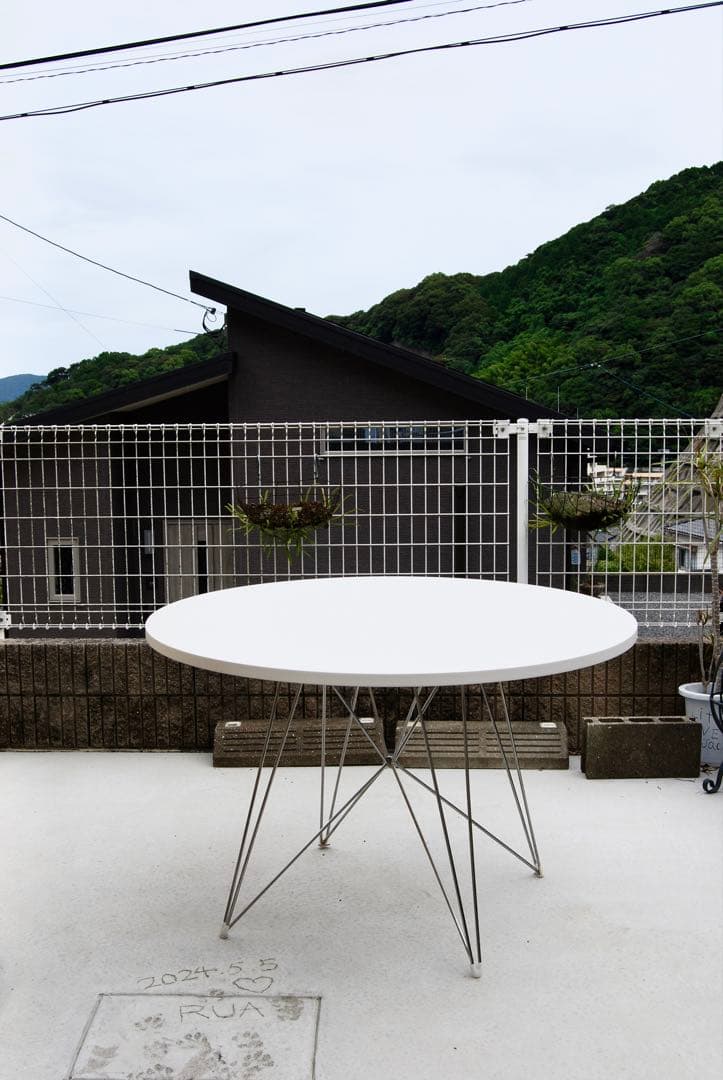 MAGIS テーブル　ごんのすけ