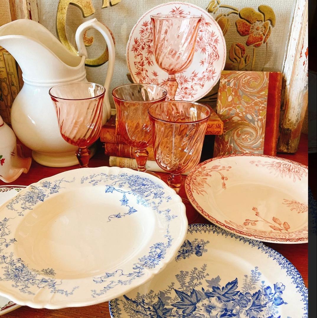 フランスヴィンテージプレートGIENジアン木蓮の花のモチーフ　刻印あり