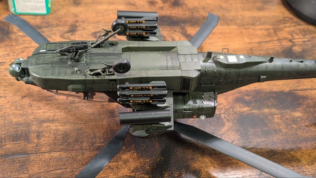 プラモデル完成機　1/48　AH-64Dアパッチ・ロングボウ