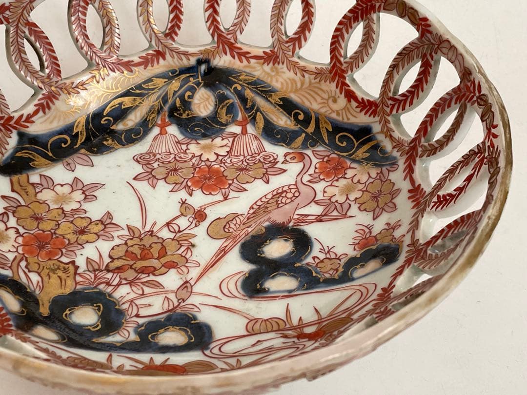 骨董　アンティーク　古伊万里　色絵花鳥図輪繋透鉢　金襴手　透かし　元禄　輸出手