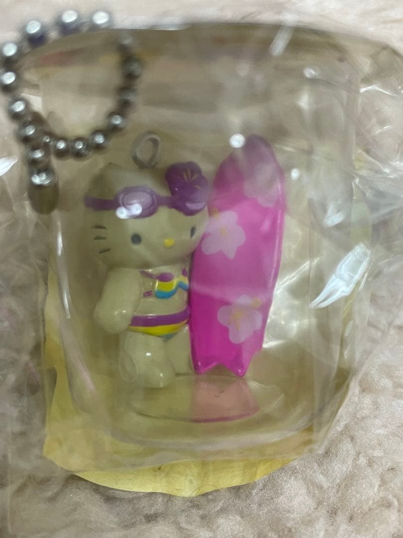 激レア！カップ入り　ハローキティ 水着 サーフボード キーホルダー
