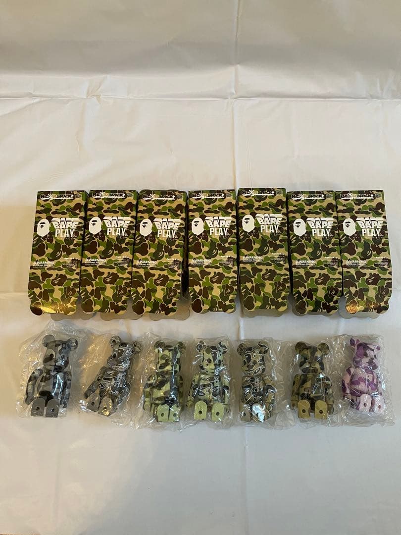 ベアブリック　BAPE PLAY アベイシングエイプ