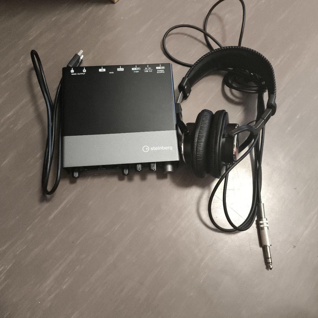 Steinberg UR22C オーディオインターフェイスとSONYヘッドホン