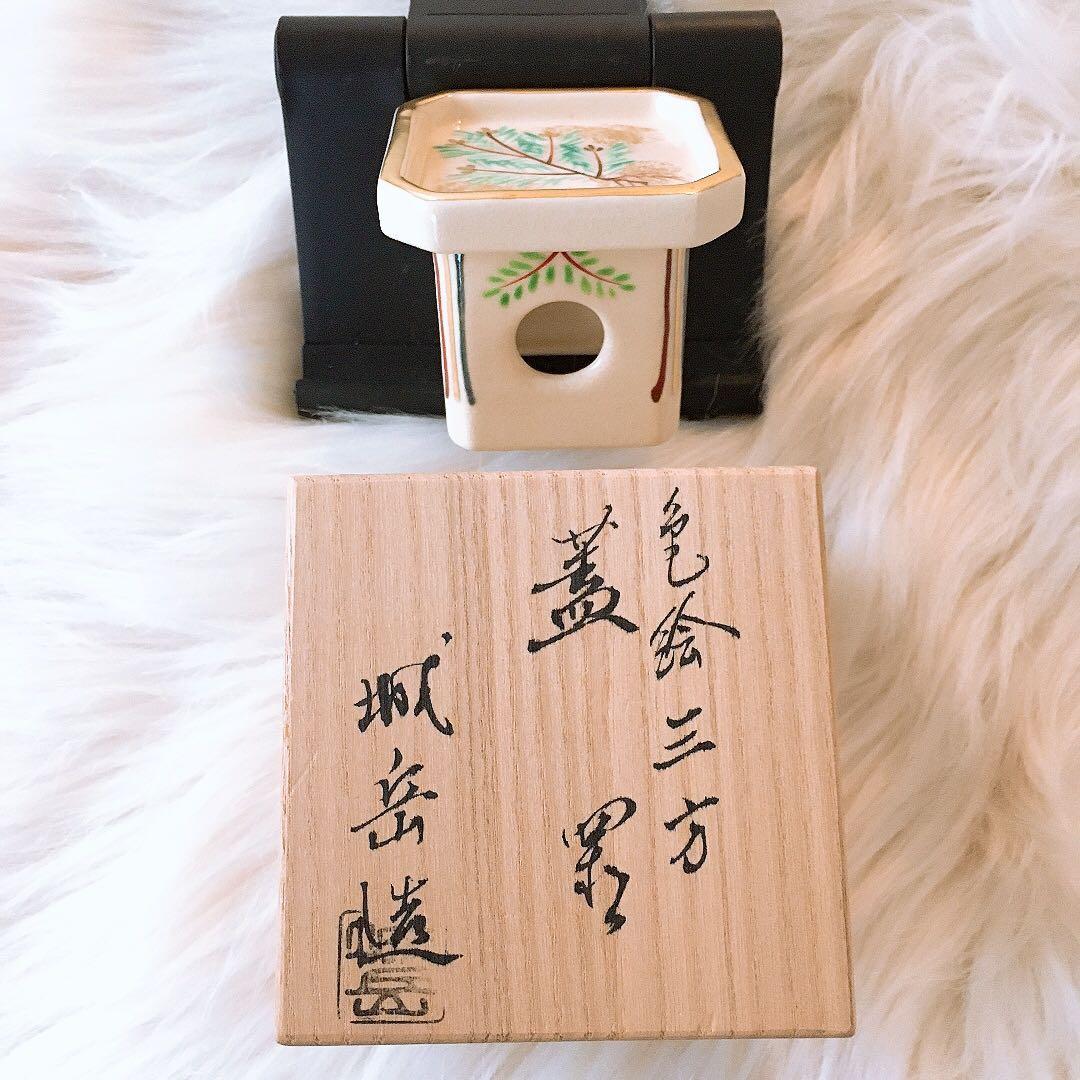 茶道具　蓋置　色絵三方蓋置　城岳窯　橋本城岳造