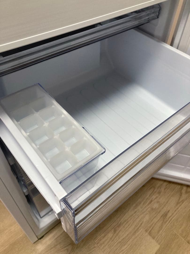 SHARP製 冷蔵庫 (280L 右開き ホワイト) 【一人暮らし 二人暮らし】