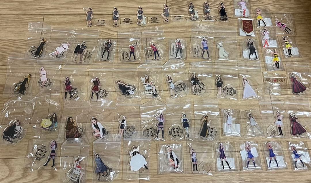 安室奈美恵　アクリルスタンド　マグネット　缶バッチ　おまとめ売り