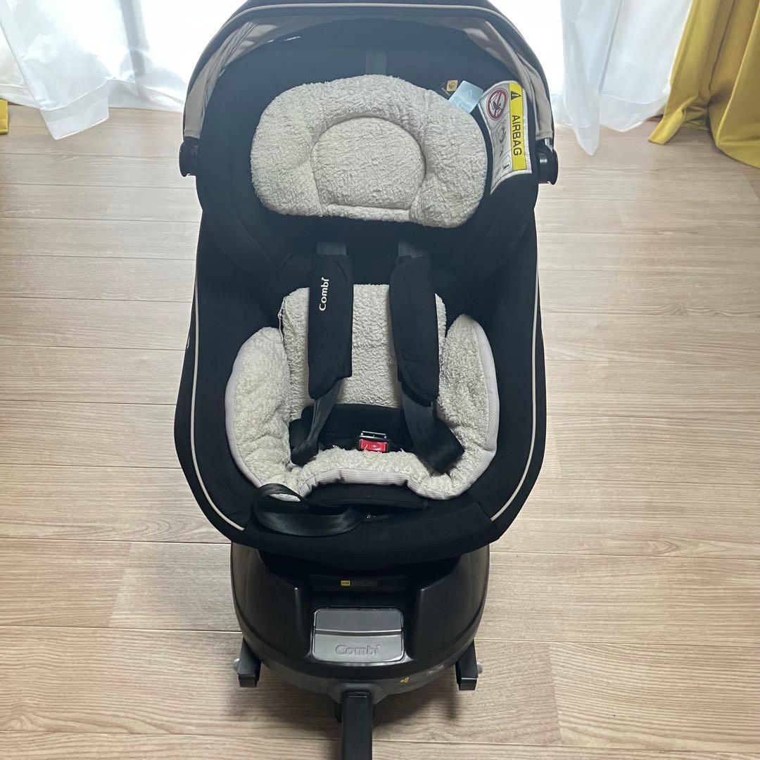 Combi コンビ　クルムーヴ　ISOFIX チャイルドシート