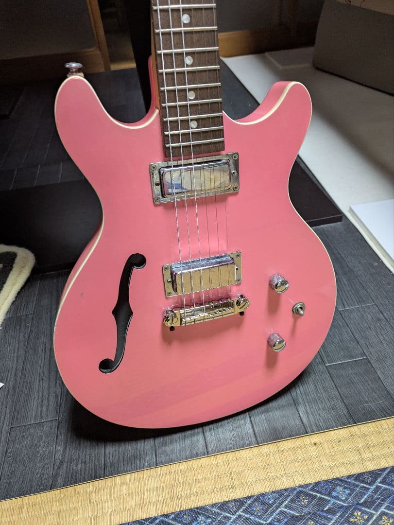 セミアコ　デイジーロック　Daisy Rock ピンク エレキギター