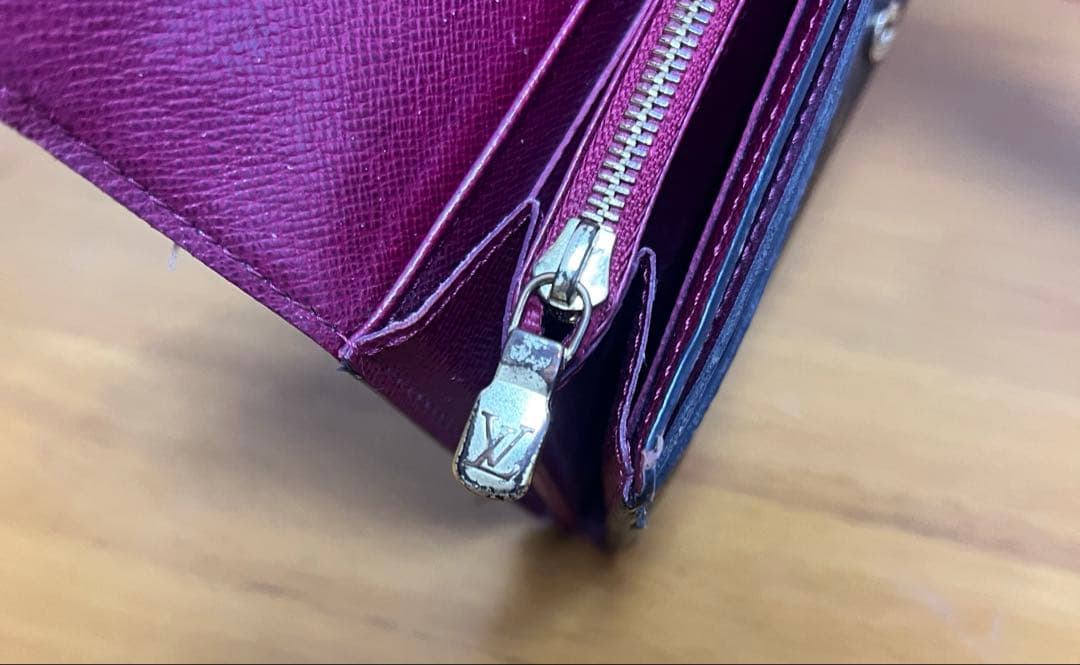 ルイヴィトン　ボルトフォイユ・サラ　長財布