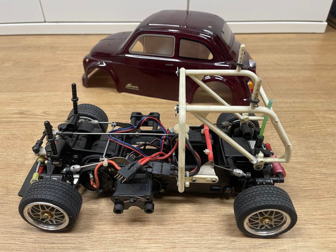 タミヤM01シャーシ電動FFラジコン　フィアットアバルトボディー