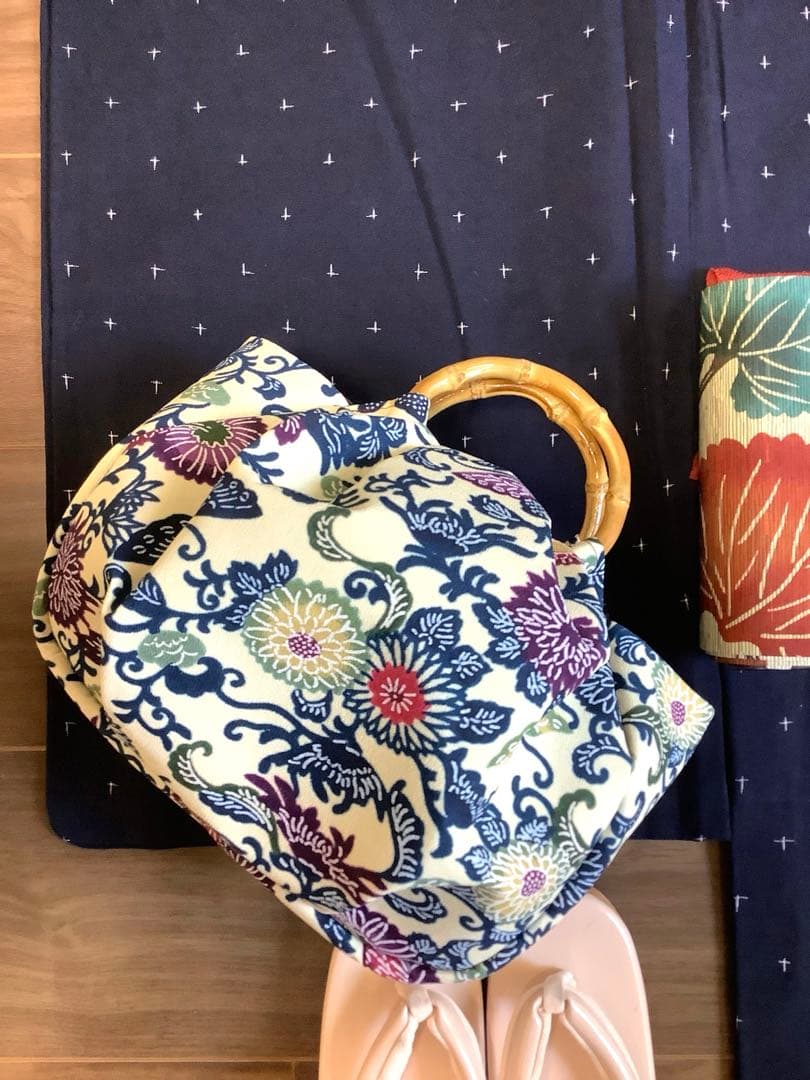 和装バック　着物バック　琉球紅型　紅型生地　菊と蝶（白)入学卒業結婚式七五三振袖