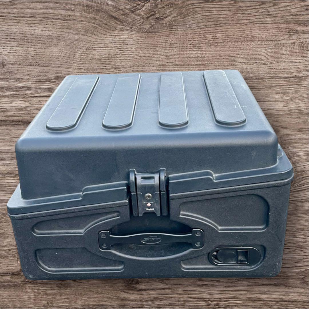 SKB R102 DJ用コンボラックケース ケースのみ 機材は見本です