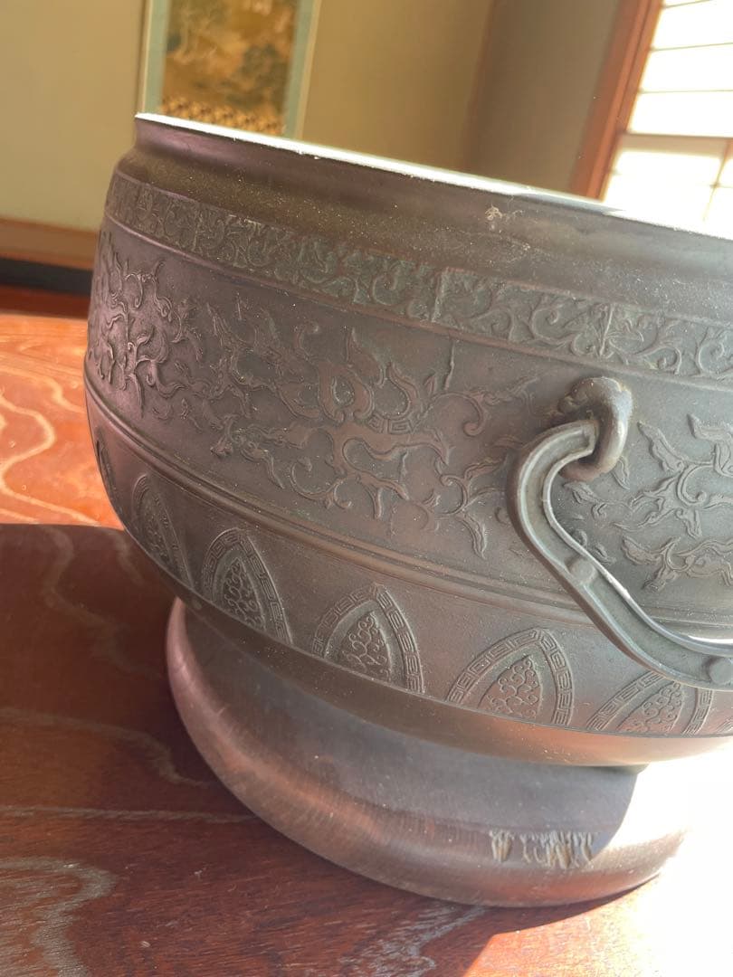 骨董品　希少 鉄製 火鉢 彫刻模様