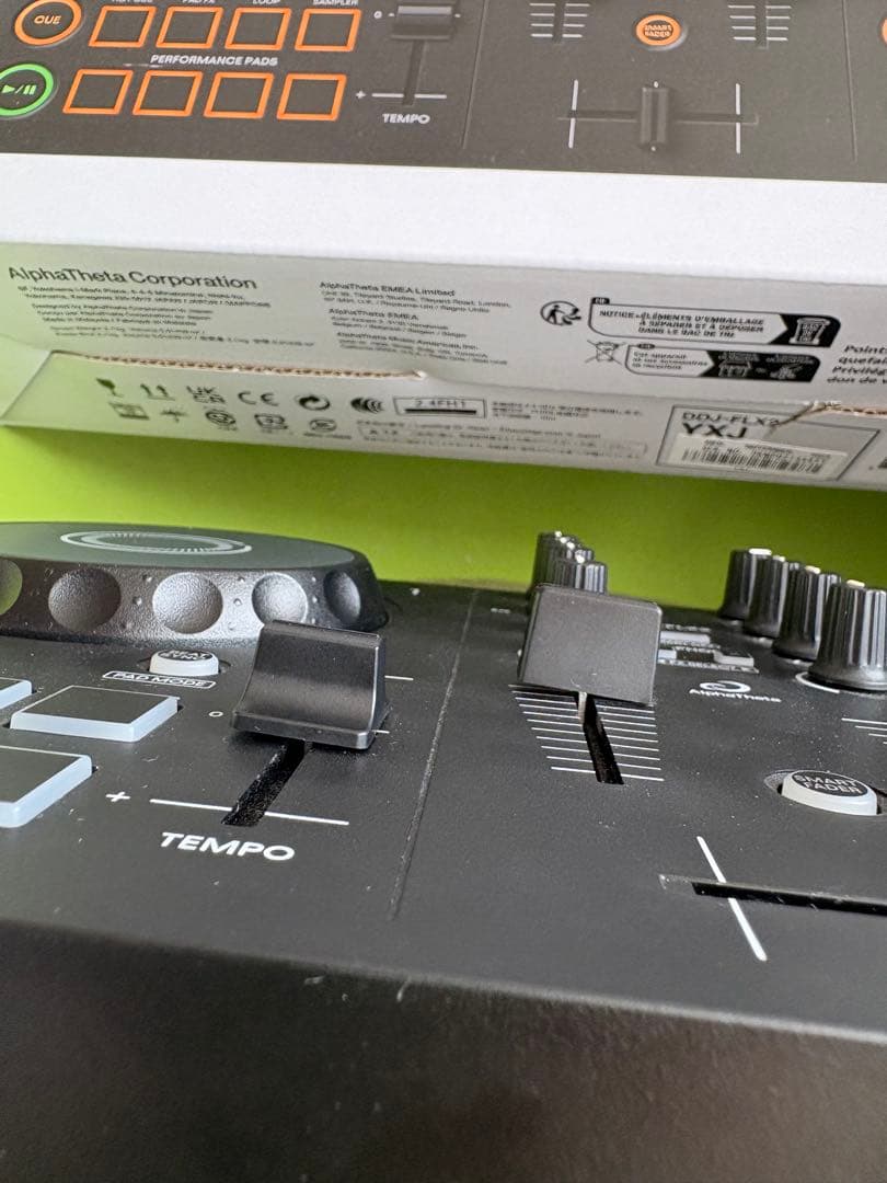 AlphaTheta DDJ-FLX2 ⭐︎持ち運びバッグとカバー付⭐︎