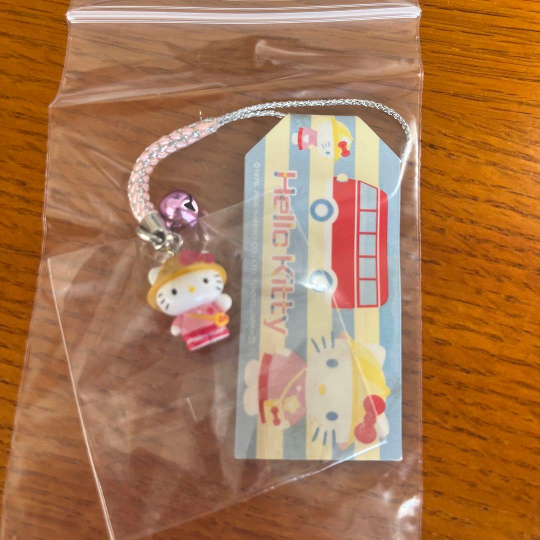【激レア】キティ　幼稚園　ストラップ　2005