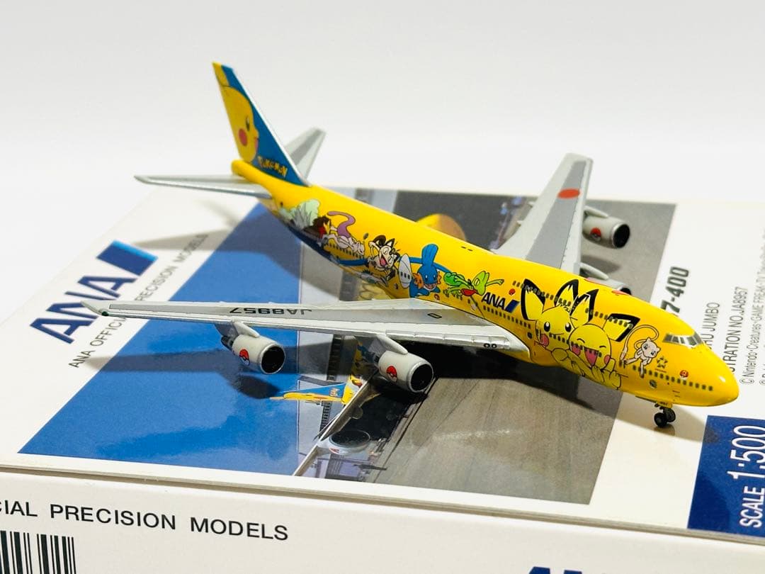 全日空商事 1/500 ANA B747-400 ピカチュウジャンボ