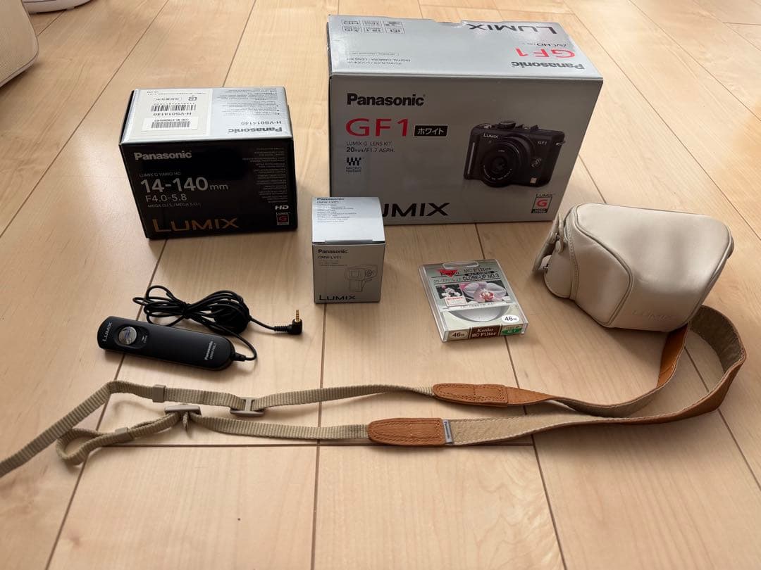 Panasonic GF1 ミラーレスカメラ 14-140mmレンズ