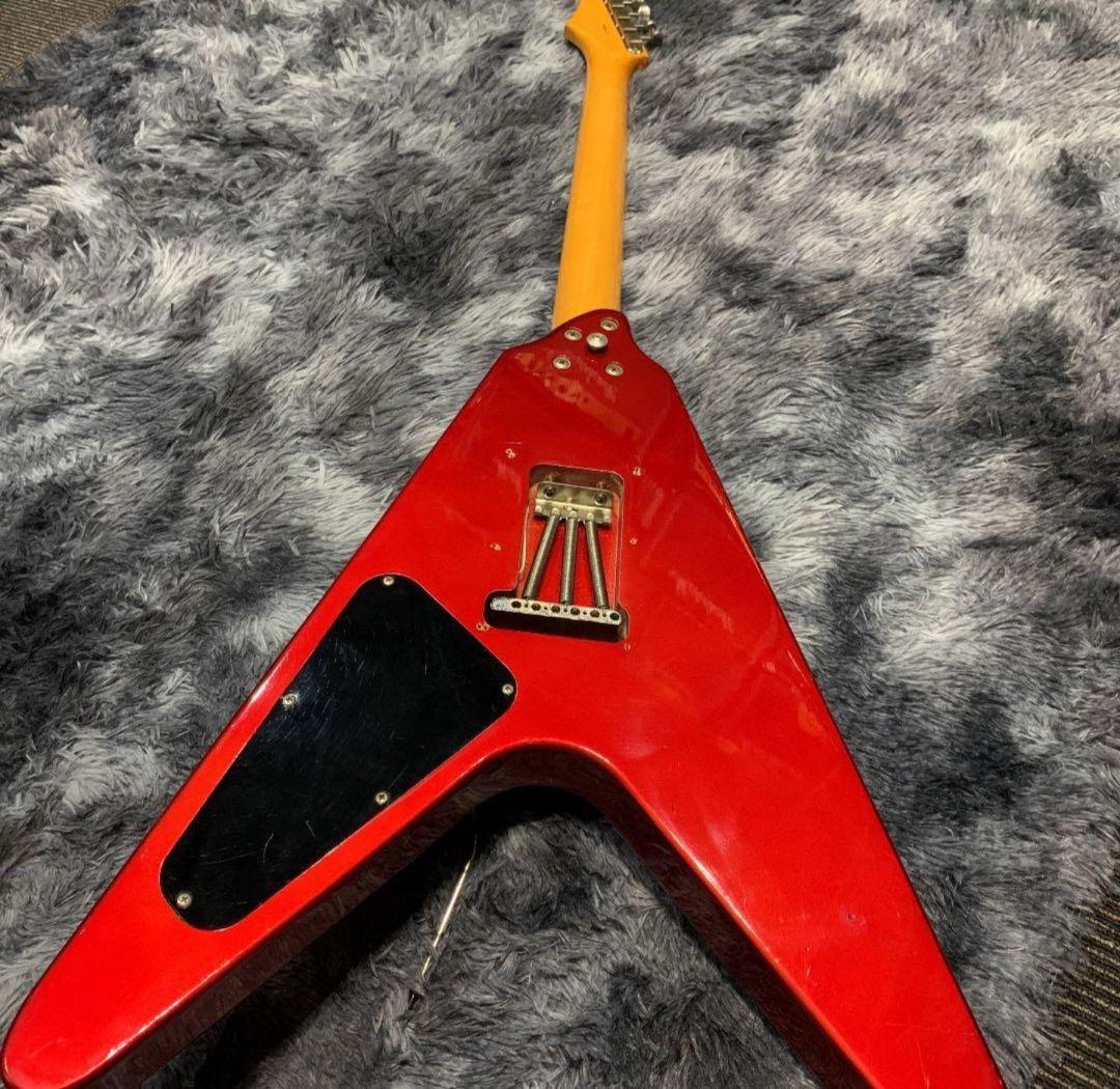 ギター Tokai V