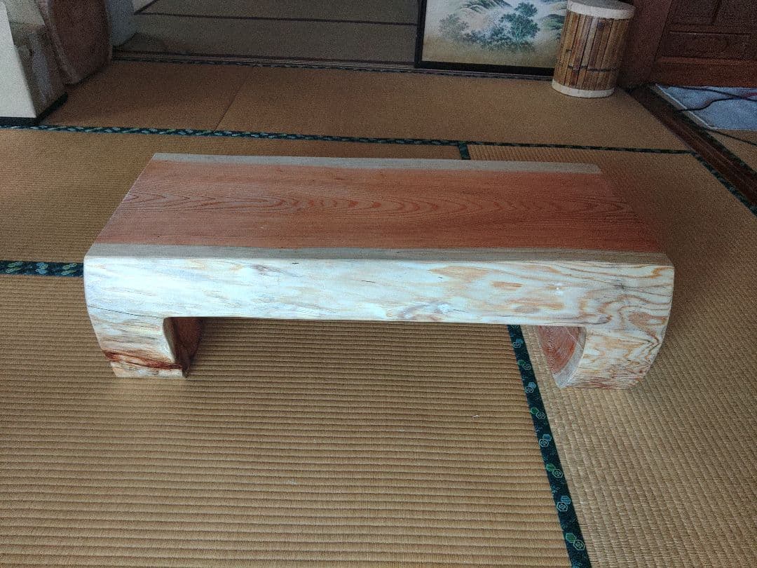 杉丸太のベンチ　ローテーブル