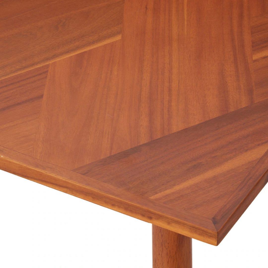 アカシア材のモザイク柄ダイニングテーブル