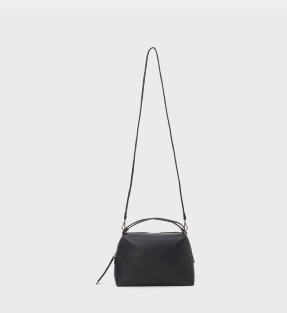 【美品】GIANNI CHIARINI アリファ M 黒 公式価格39,600円