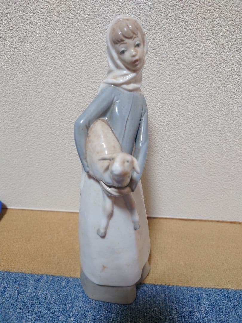リヤドロ　人形