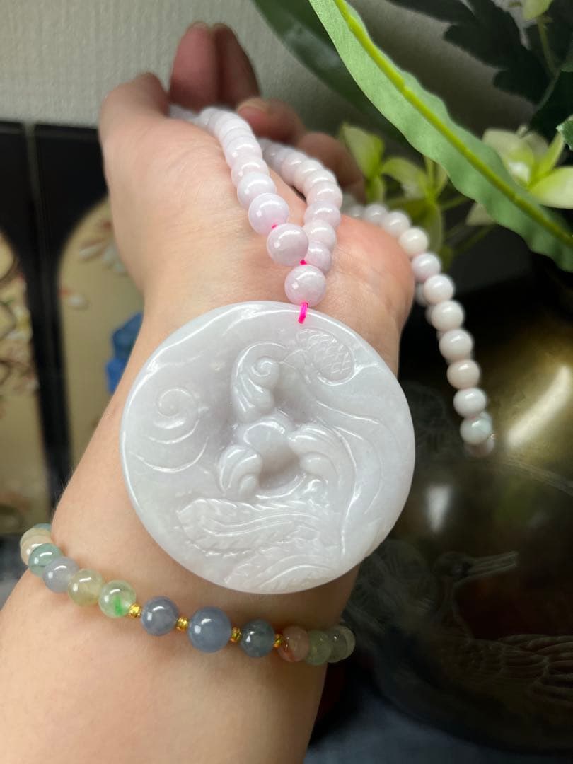 限定１点‼️ミャンマー産A貨翡翠　珍しい桃花ピンク色【龍飛鳳舞】鑑定書付き