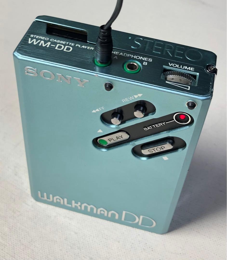 これ液漏復活？ワウフラ仕様通動くSONY WM-DDアナログガジェット、ブルーQ