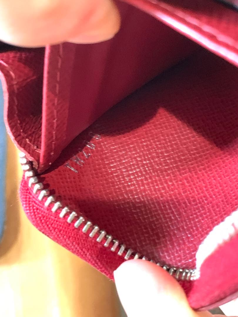 ルイヴィトン エピ ジッピーパース フューシャ ケース 箱付き