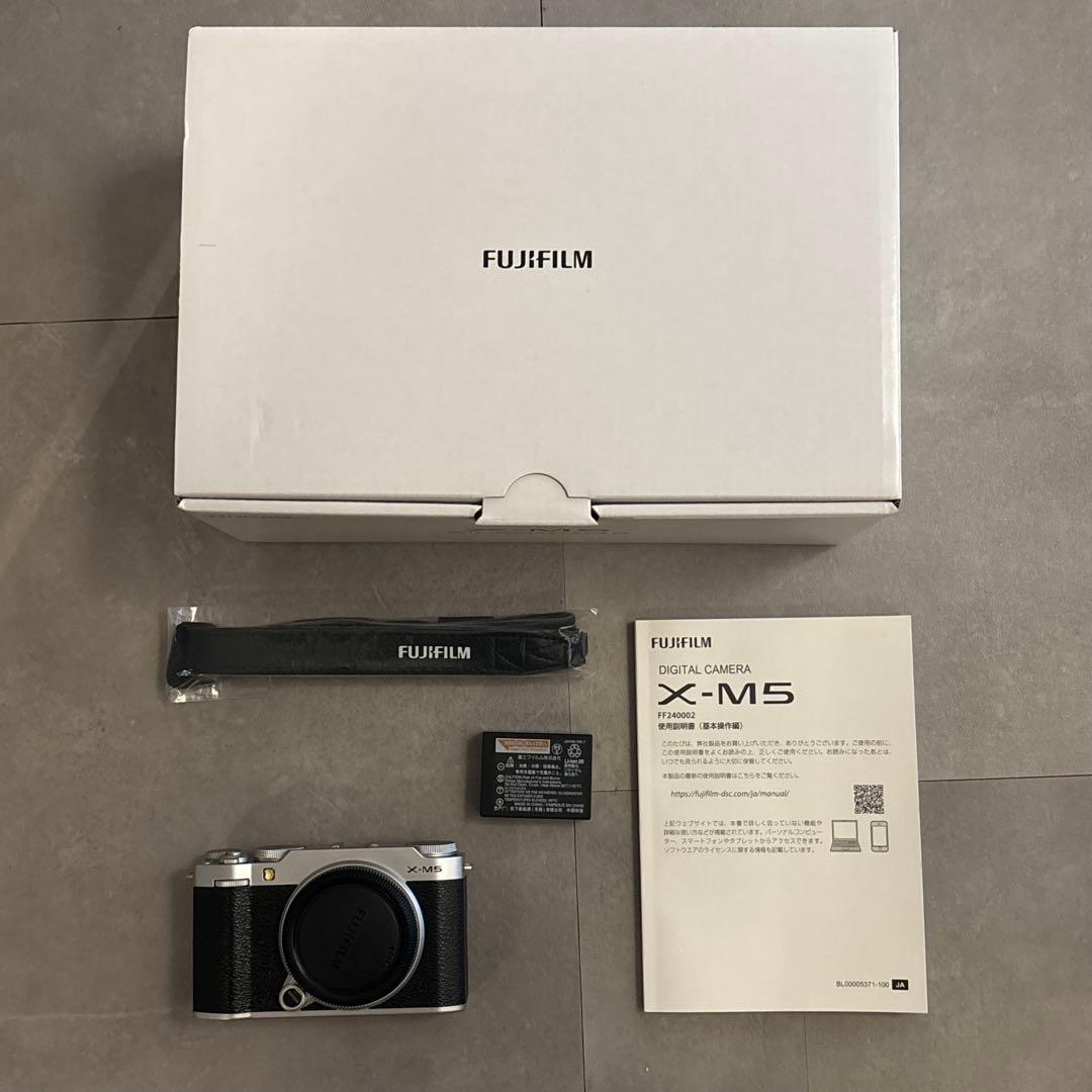 2025/10 購入 3年保証　FUJIFILM X-M5 シルバー 本体