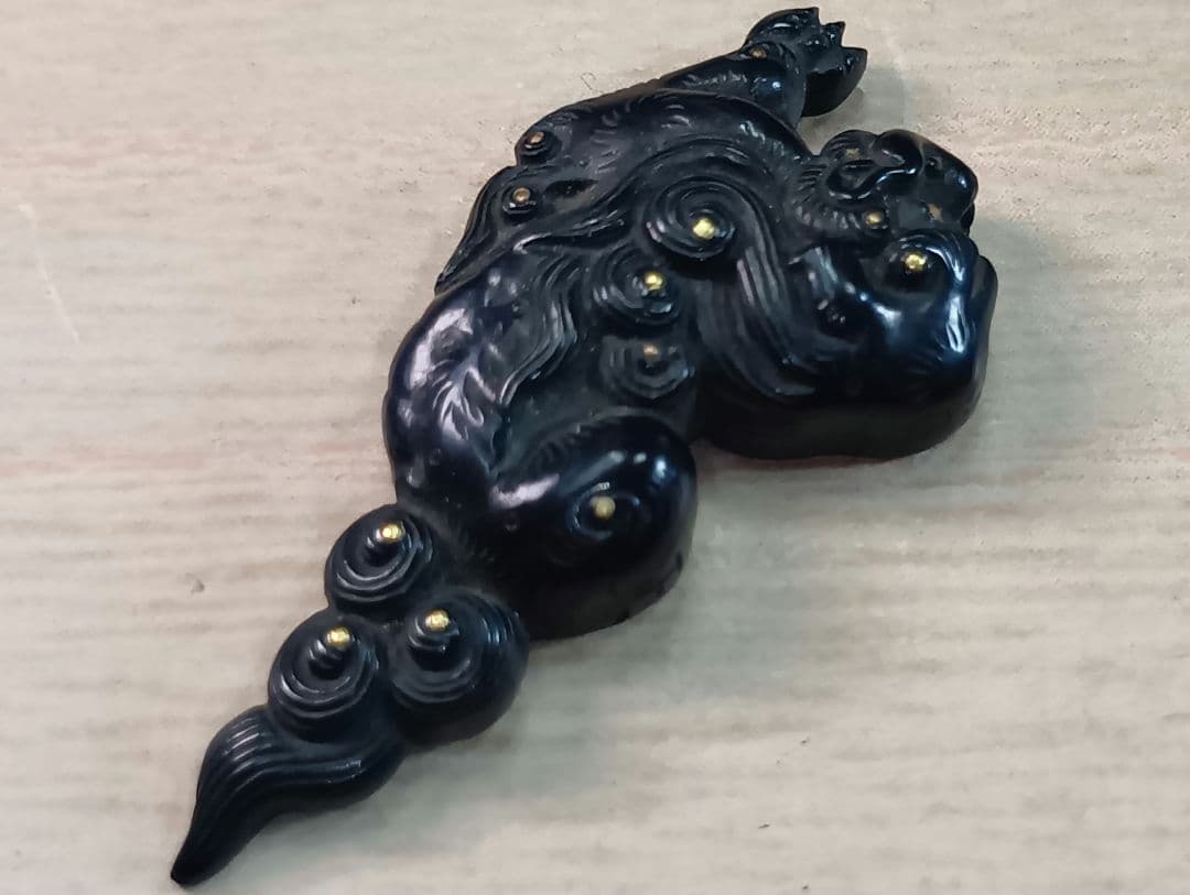 煙草入れ／獅子前金具