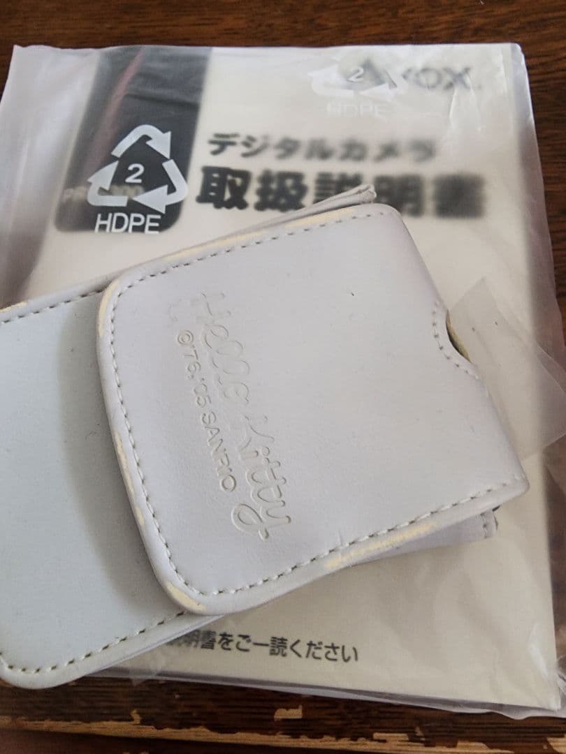 サンリオ キティ AVOX デジカメ 未使用品 SDカード対応