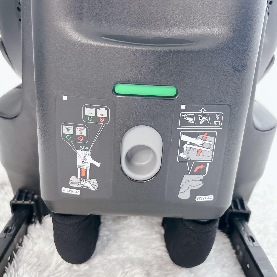 エールべべ クルットR ウィ リュクスネイビー チャイルドシート