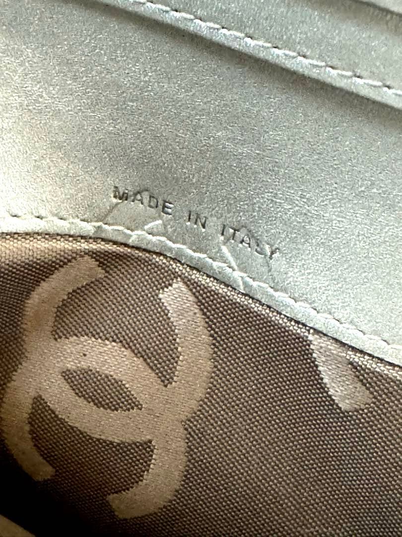 美品♪ CHANELシャネル 限定品カンボン　二つ折り財布　シリアルシール付き！