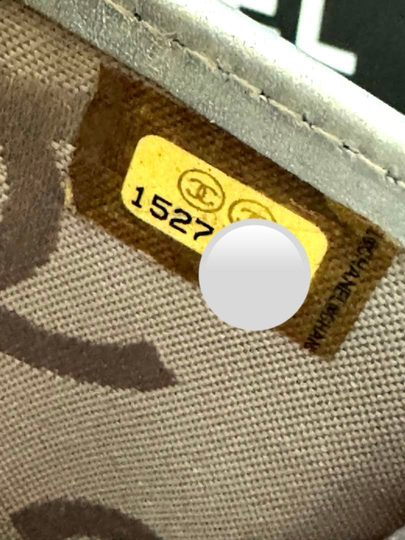 美品♪ CHANELシャネル 限定品カンボン　二つ折り財布　シリアルシール付き！