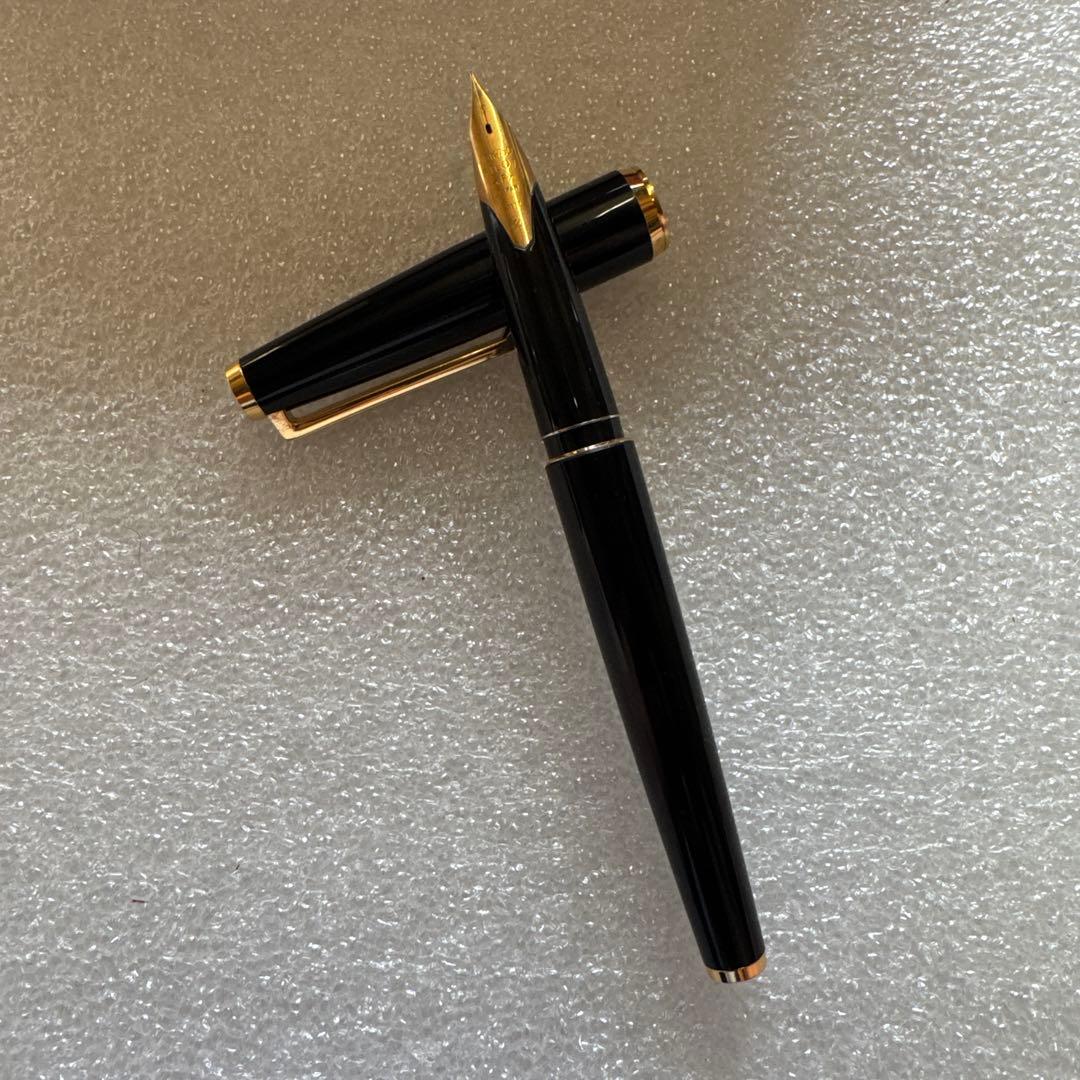 PILOT 万年筆 黒