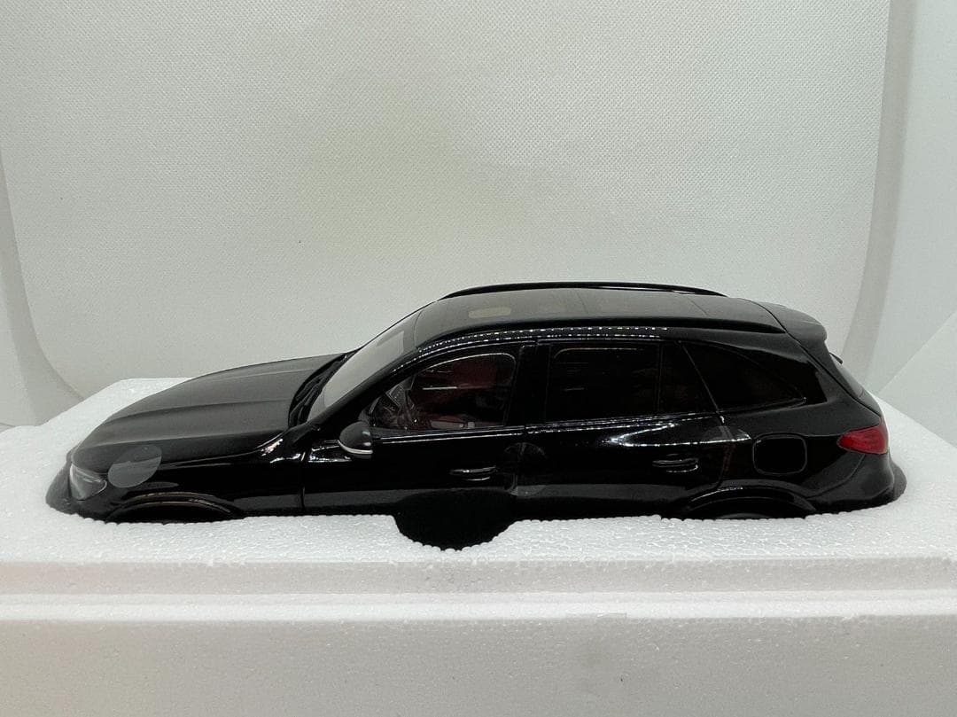 302-014 iScale 1/18 メルセデスベンツ GLC ブラック