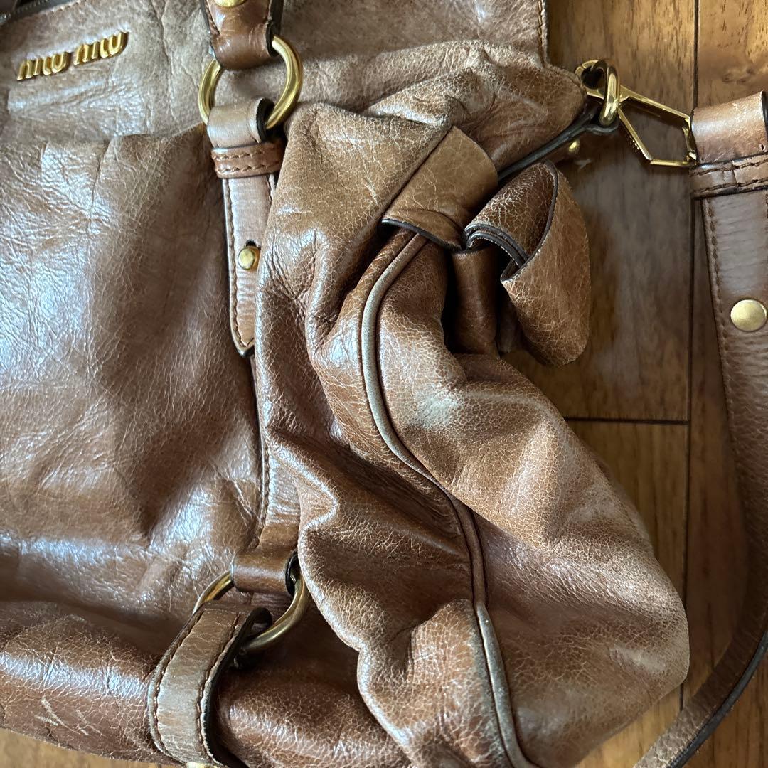 miu miu ブラウンレザー ショルダーバッグ