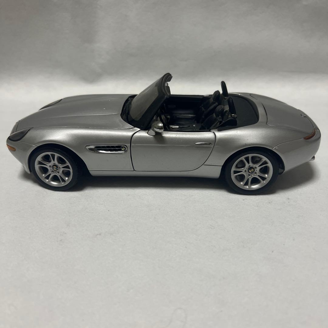 BMW Z8 1/18 模型