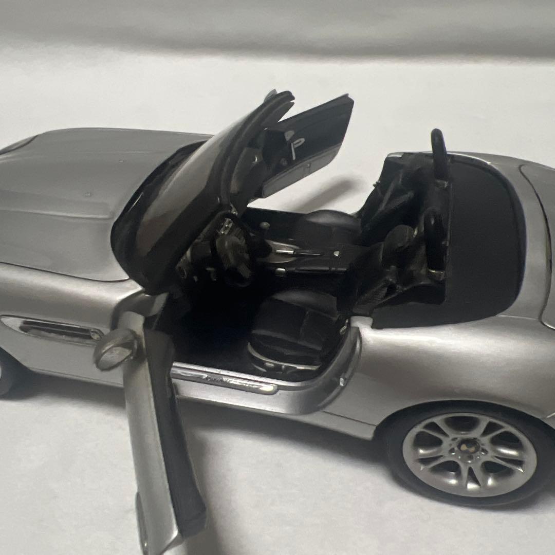 BMW Z8 1/18 模型