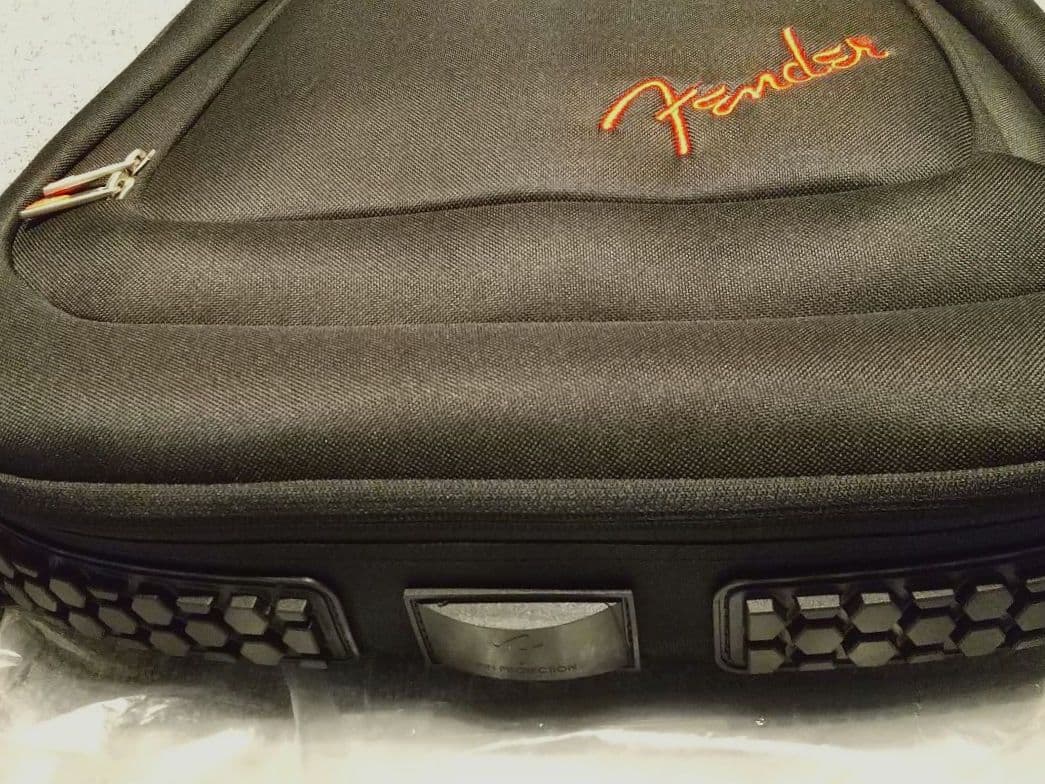 Fender ストラトキャスター ラッカー塗装 メタリックピンク