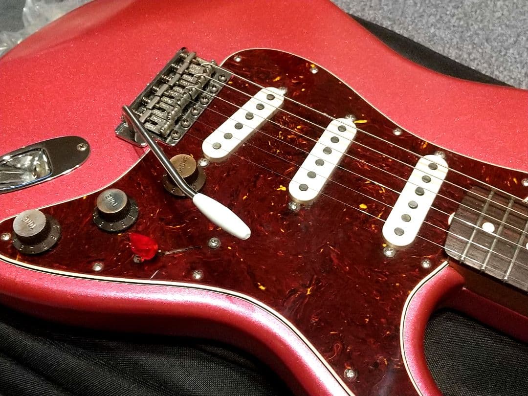 Fender ストラトキャスター ラッカー塗装 メタリックピンク