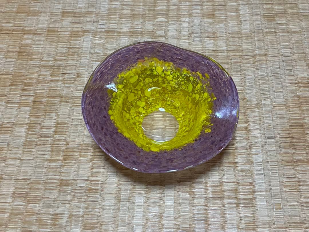 岩田ガラス 硝子 紫と黄色 ガラス皿 灰皿 【岩田藤七】共箱