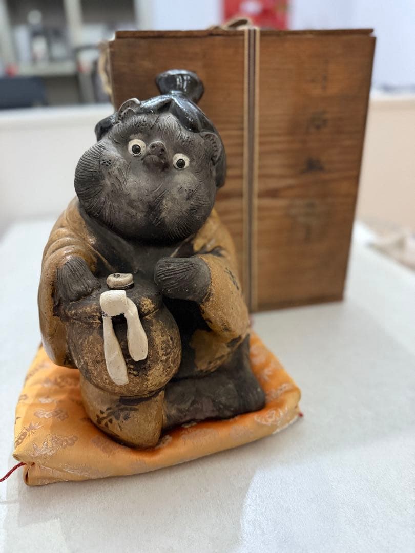 信楽焼 狸庵作 女将狸 置物 陶器 伝統工芸 木箱箱love&peace