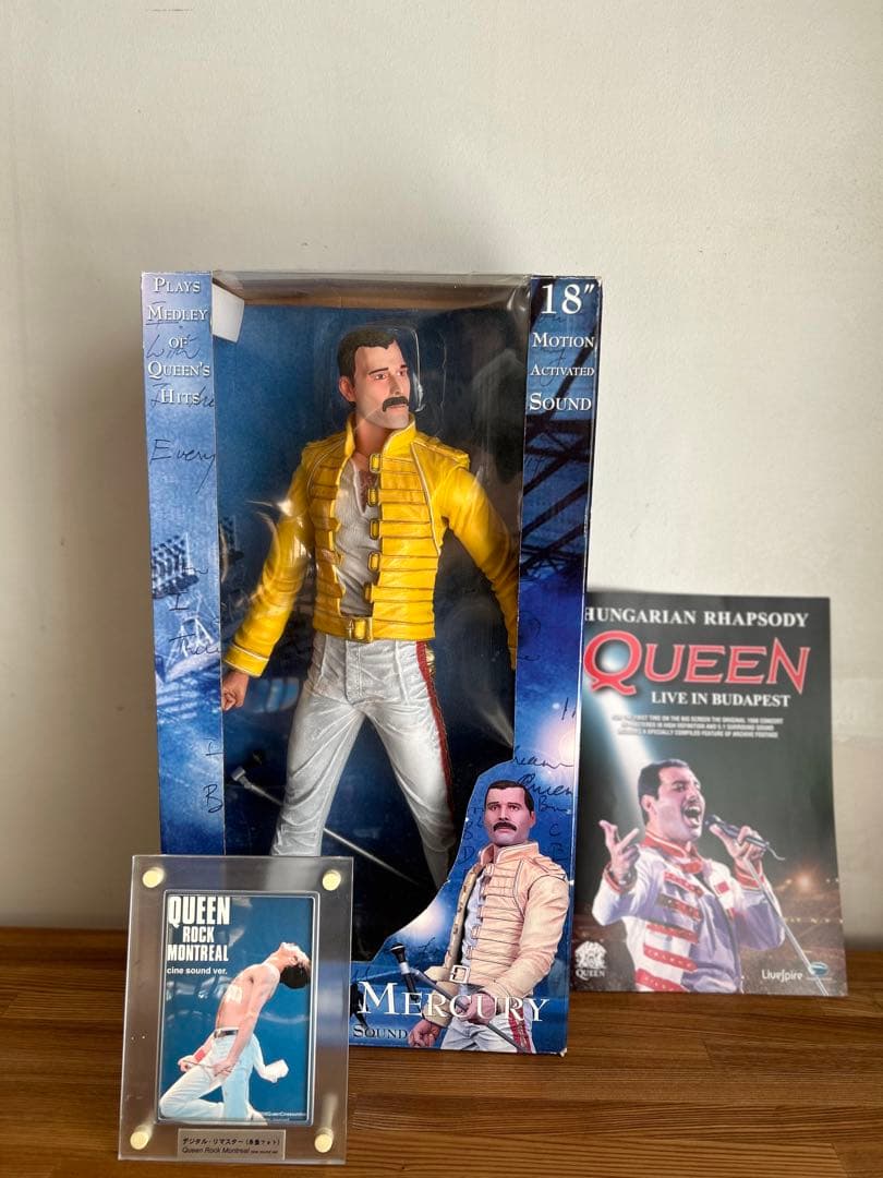 フレディー・マーキュリー１８インチサウンドギミック内蔵アクションフィギュア