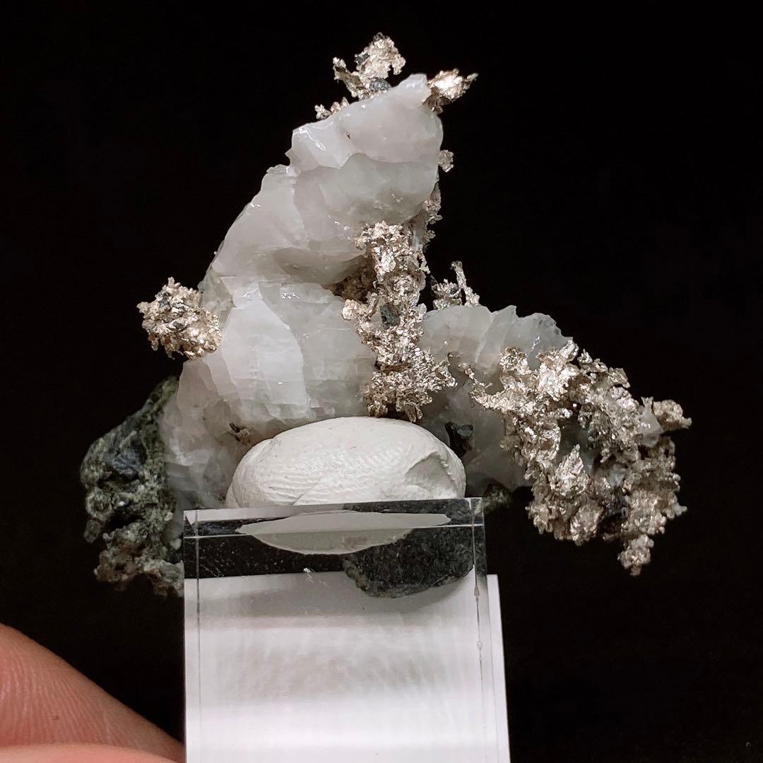 メ*ー様 シルバー　自然銀　原石　鉱物標本　247