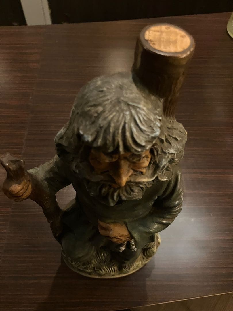 希少イタリアワイン　1978年作品　杖を持つ陶器製の老人の人形