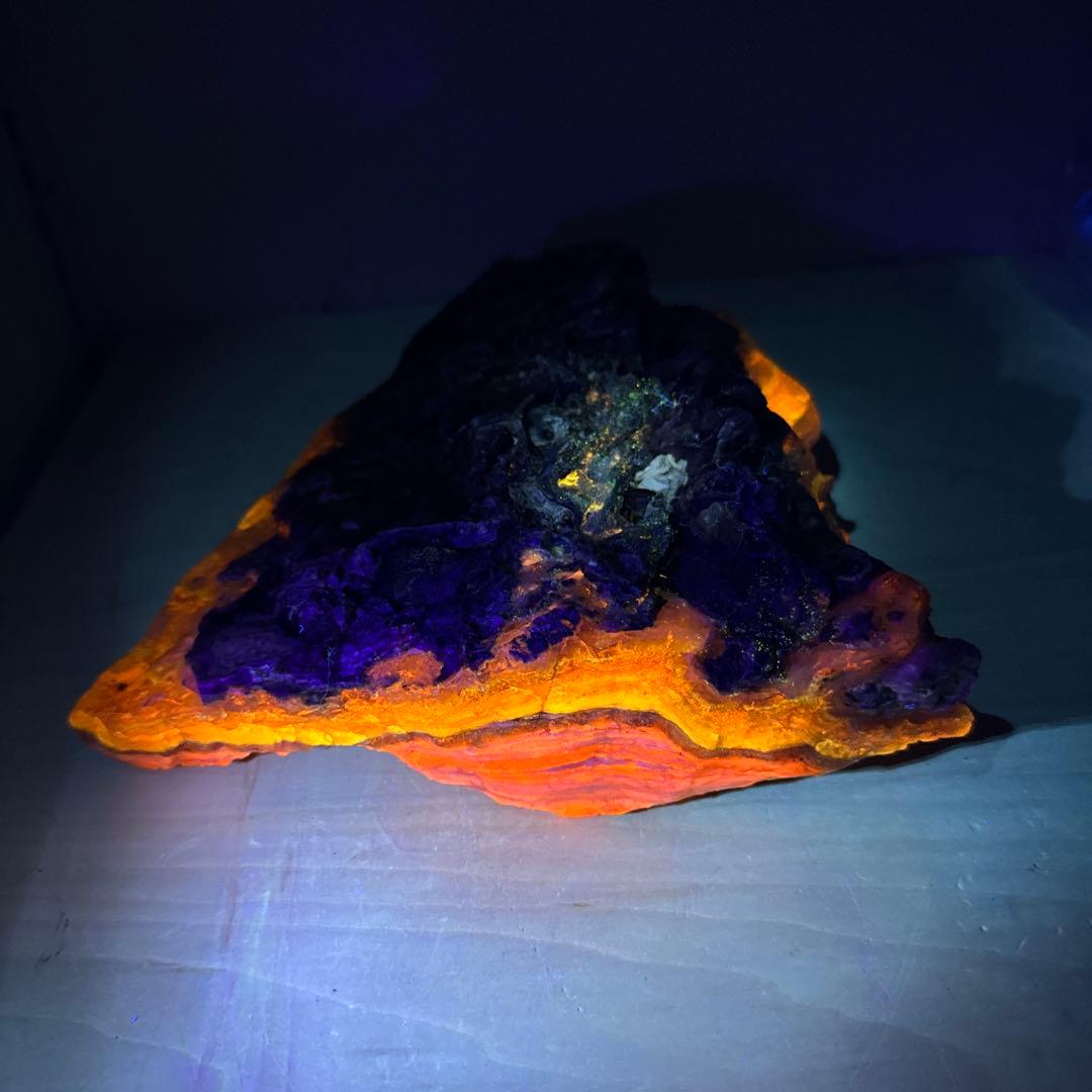 北海道石　然別オパール　蛍光オパール約2700ｇ